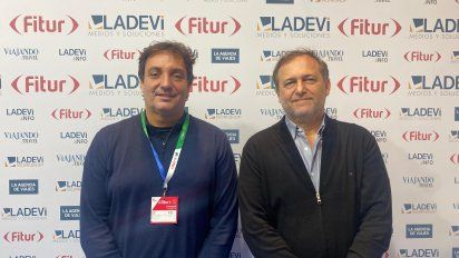 Daniel Suffredini, vicepresidente de la CAT, en representación de Fehgra, y Daniel Prieto, presidente de la Ahrcc, en Fitur. Presentaron el programa Restaurantes Emblemáticos para visibilizar la gastronomía de la Ciudad de Buenos Aires.