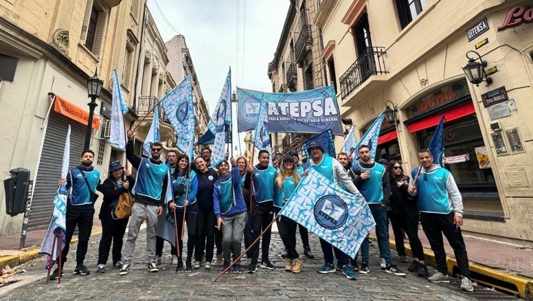 Atepsa lucha por las paritarias para recomponer el salario. El reclamo conlleva en que habrá vuelos cancelados en noviembre.