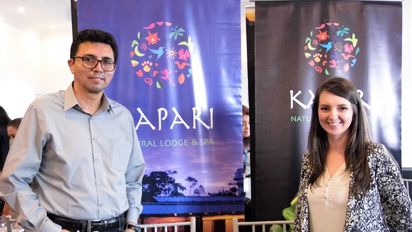 Gonzalo Villacrés, gerente general y; Vanessa Murgueytio, ejecutiva de ventas; ambos de Kapari Natural Lodge & SPA.