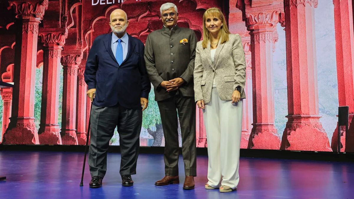 Manfredi Lefebvre d’Ovidio, presidente del WTTC; Gajendra Singh Shekhawat, ministro de Turismo y Cultura del Gobierno de la India; y Gloria Guevara Manzo, presidenta y CEO del WTTC.