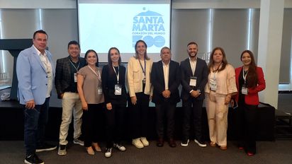 Empresarios de Santa Marta posan junto a Santiago Viera, director de ProColombia en Ecuador (4to izq.) y Sara Cristina Illidge, directora de Convention Bureau Santa Marta (5ta der.). Empresarios de Santa Marta posan junto a Santiago Viera, director de ProColombia en Ecuador (4to izq.) y Sara Cristina Illidge, directora de Convention Bureau Santa Marta (5ta der.).