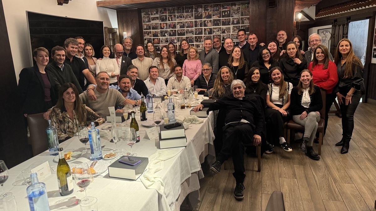 Los operadores invitados durante la entrega de los RIU Awards 2025. Los operadores invitados durante la entrega de los RIU Awards 2025.