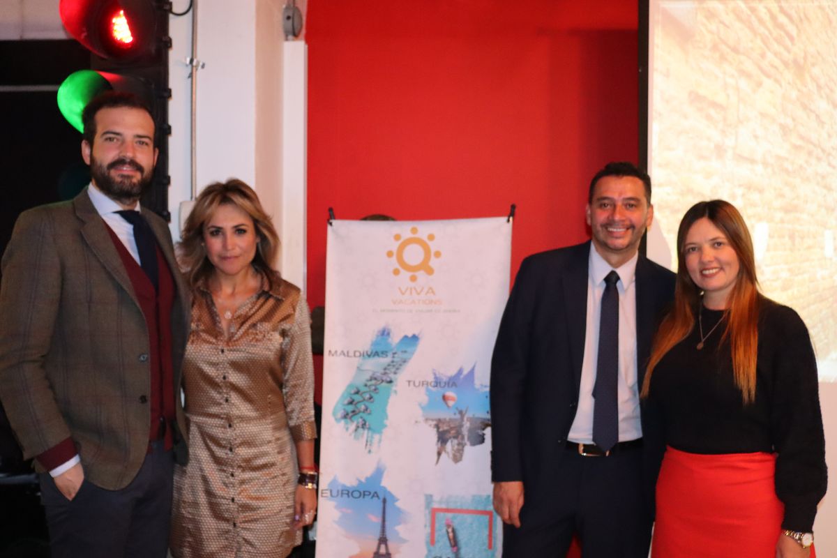 Alberto Ramos, gerente comercial de Wamos Circuitos; Ingrid Dueñas, gerente general de Viva Vacations; Fredy Ordoñez, gerente de Mayoreo de Viva Vacations; y Paola Bunch, gerente comercial Colombia de Mapa Group Travel.