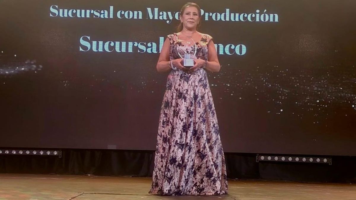 Sylvia Esquivel, directora de Viajes Palacio durante los VP Awards 2025.