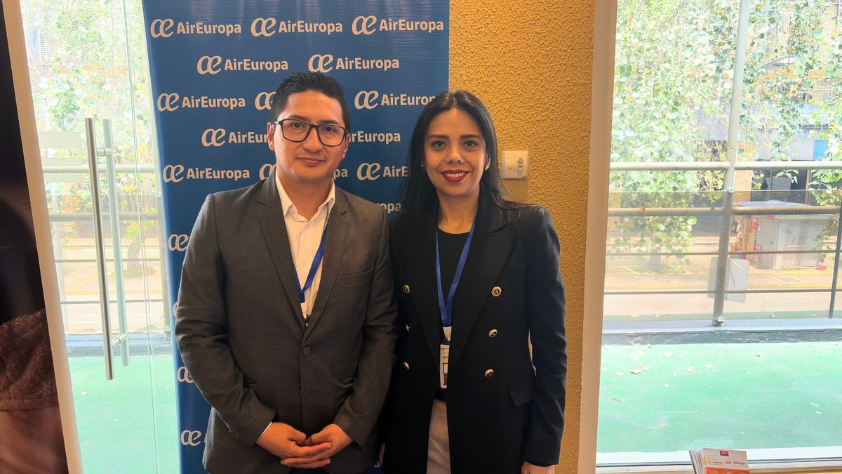 Sebastián Paredes y Carolina Garcés, ejecutivos de Air Europa.&nbsp;