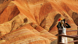 Vacaciones en Asia: las montañas de Zhangye Danxia, en China, son uno de los cinco paisajes del continente cuya apariencia parece desafiar la imaginación.