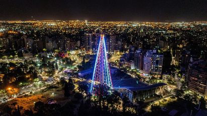 Está en Argentina y es el árbol de Navidad más alto de Sudamérica: conocé donde queda