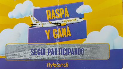Comprar un vuelo a Flybondi es parecido a un juego de azar, hay muchas probabilidades de que el vuelo sea cancelado, demorado o reprogramado y, en la mayoría de los casos, los pasajeros no obtienen respuesta a sus reclamos.