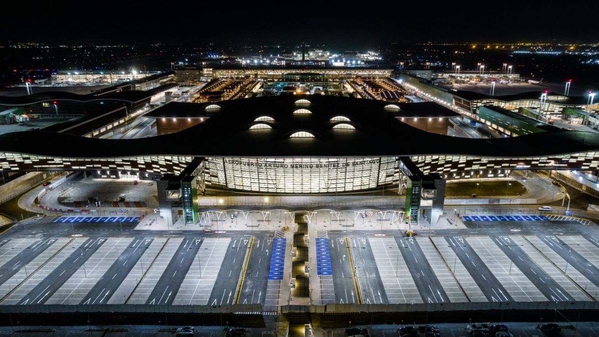 En el Aeropuerto de Santiago convergen por lo menos ocho instituciones contando a Nuevo Pudahuel. - Ladevi Medios y Soluciones En el Aeropuerto de Santiago convergen por lo menos ocho instituciones contando a Nuevo Pudahuel.