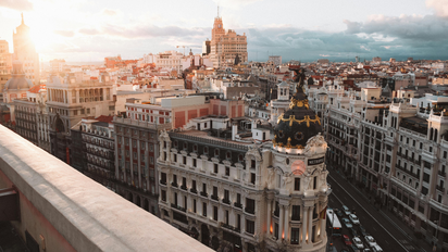 Imagen de la ciudad de Madrid, en la que los hoteles tendrán una alta ocupación por Bad Bunny y la visita del Papa
