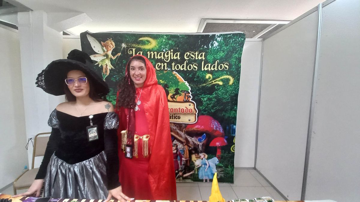 Viviana Lugo y Flor Ruiz, de Parque Temático Bosque Encantado, de Tungurahua.
