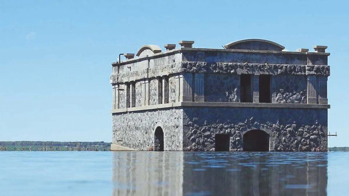 Las ruinas de El Salto aún pueden verse desde la superficie.