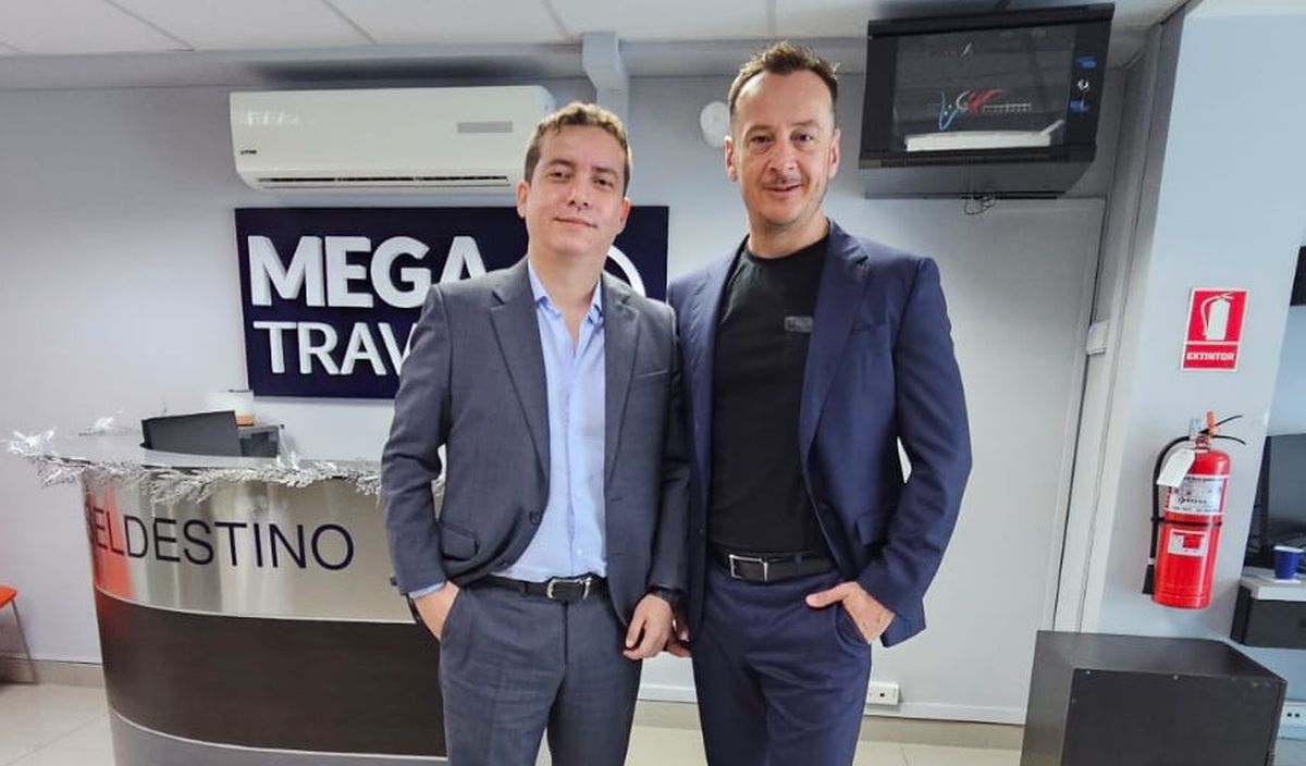 Alejandro Mu&ntilde;oz, gerente general de Mega Travel en Per&uacute; Y Mehmet Cankaya, CEO Centro y Sudam&eacute;rica de Mega Travel.