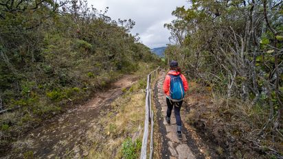 Escápate de la rutina y vive unas vacaciones inolvidables explorando los mejores destinos cerca de Bogotá, ideales para desconectar y reconectar.