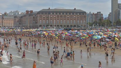 Empresarios de Mar del Plata sostuvieron que el balance de la temporada de verano es parcialmente negativo”, y declararon que el nivel de consumo se desplomó.