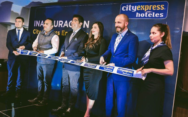 Corte de listón del hotel.&nbsp;