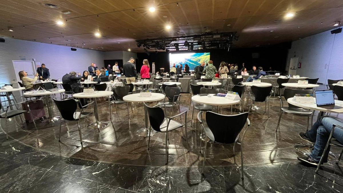 Así se encontraba la ronda de negocios a media jornada. Aún faltaba que hablen autoridades y ministros de diversos países. Así se encontraba la ronda de negocios a media jornada. Aún faltaba que hablen autoridades y ministros de diversos países.