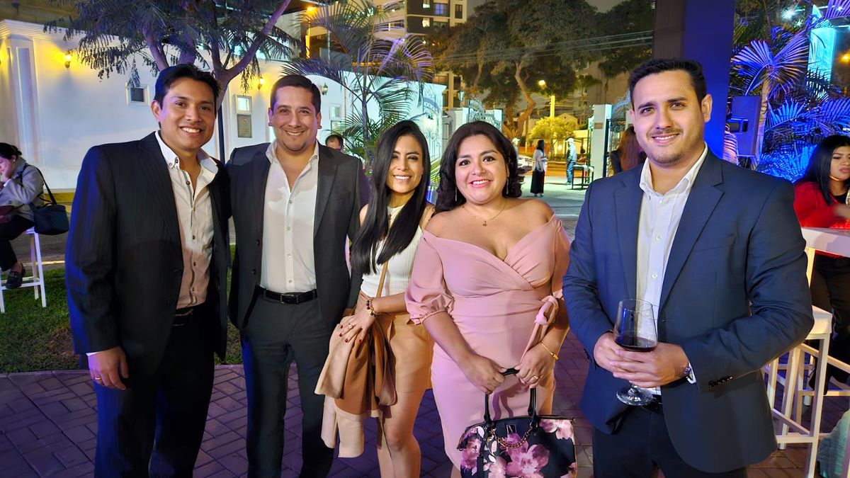 Diversas figuras del sector turismo acompa&ntilde;aron a Plus Ultra en su 9&deg; aniversario.