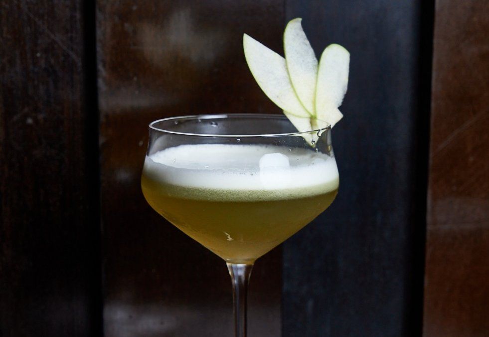 Bares: el trago indicado para Capricornio es Mountain Peak, a base de bourbon, jarabe de arce, jugo de manzana y limón. Bares: el trago indicado para Capricornio es Mountain Peak, a base de bourbon, jarabe de arce, jugo de manzana y limón.