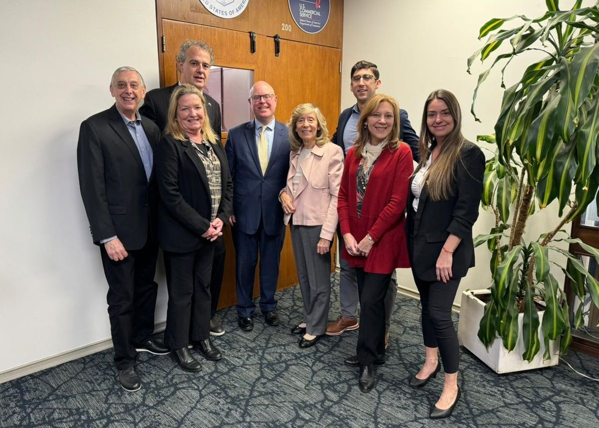 Integrantes del Comité Visit USA Argentina junto a autoridades de la Embajada de Estados Unidos en Argentina.