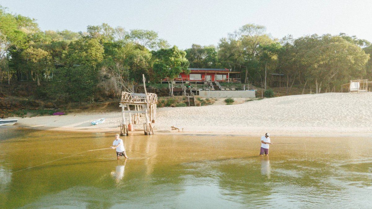 Las cabañas Puerto Yacarey son un imperdible complejo all inclusive que invitan a hacer escapadas de fin de semana largo únicas en una playa única de Argentina.