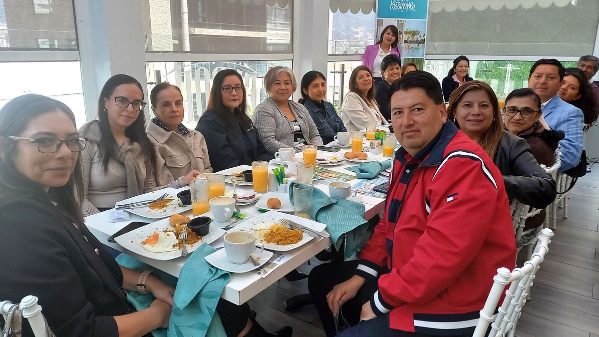 Un grupo de agencias de viajes de Quito asistió a la capacitación de HDP Representaciones y Aviareps sobre Epic Universe y Kissimmee. 
