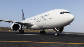 Airbus A330 de la aerolínea Plus Ultra.