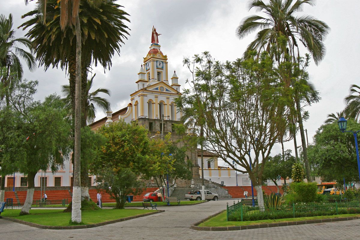 Cotacachi, uno de los Pueblos Mágicos de Ecuador, busca regular sus servicios turísticos. - Ladevi Medios y Soluciones Cotacachi, uno de los Pueblos Mágicos de Ecuador, busca regular sus servicios turísticos.