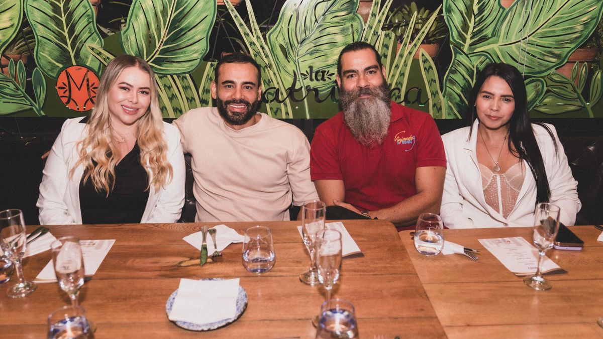 Apple Travel lanzó oficialmente su canal mayorista junto a agencias de viajes de Medellín. Apple Travel lanzó oficialmente su canal mayorista junto a agencias de viajes de Medellín.