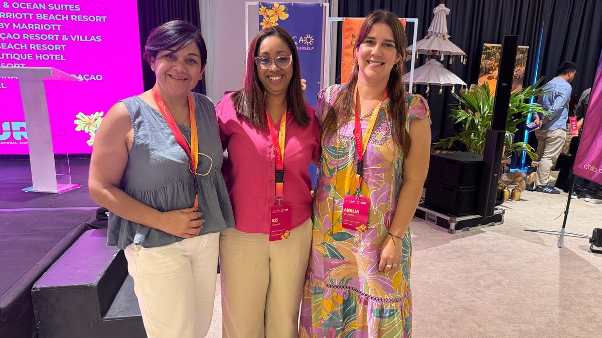Ivana Barreiro, TocToc Viajes, Iris Carrasco, representante para el Cono Sur y Perú de la Oficina de Turismo de Curazao y Analía de Castro, Jetmar Viajes.