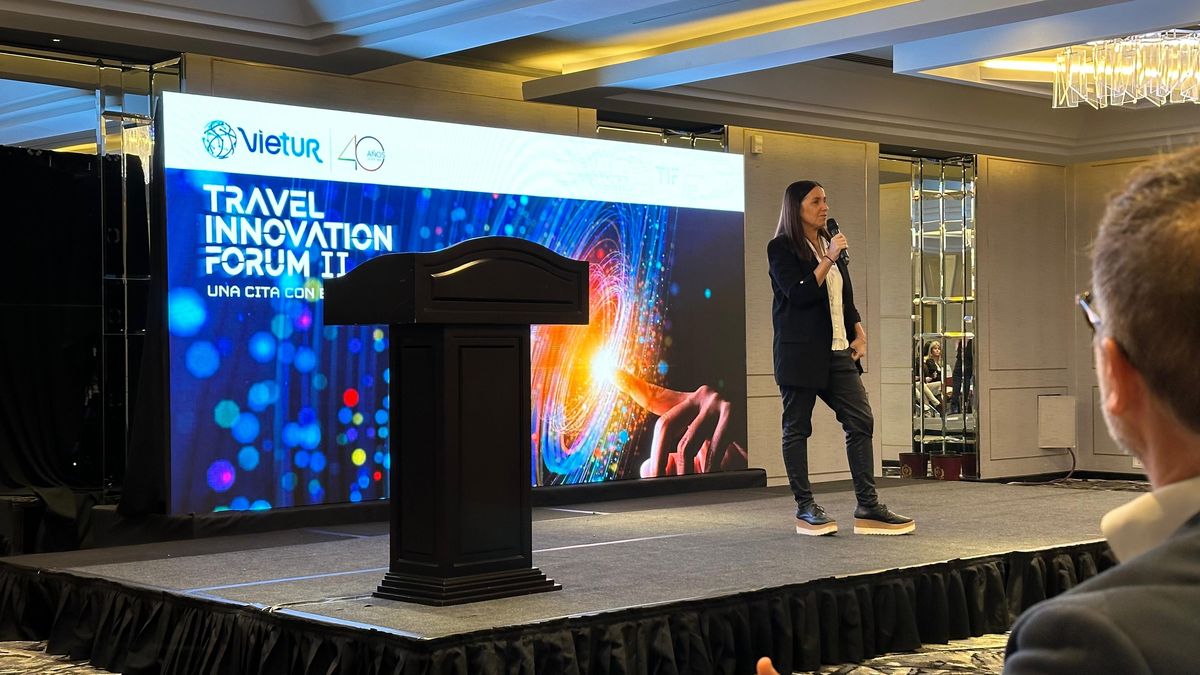 Vanesa Crupnicoff, CEO y vicepresidente de Vietur, en el marco de las charlas del evento.