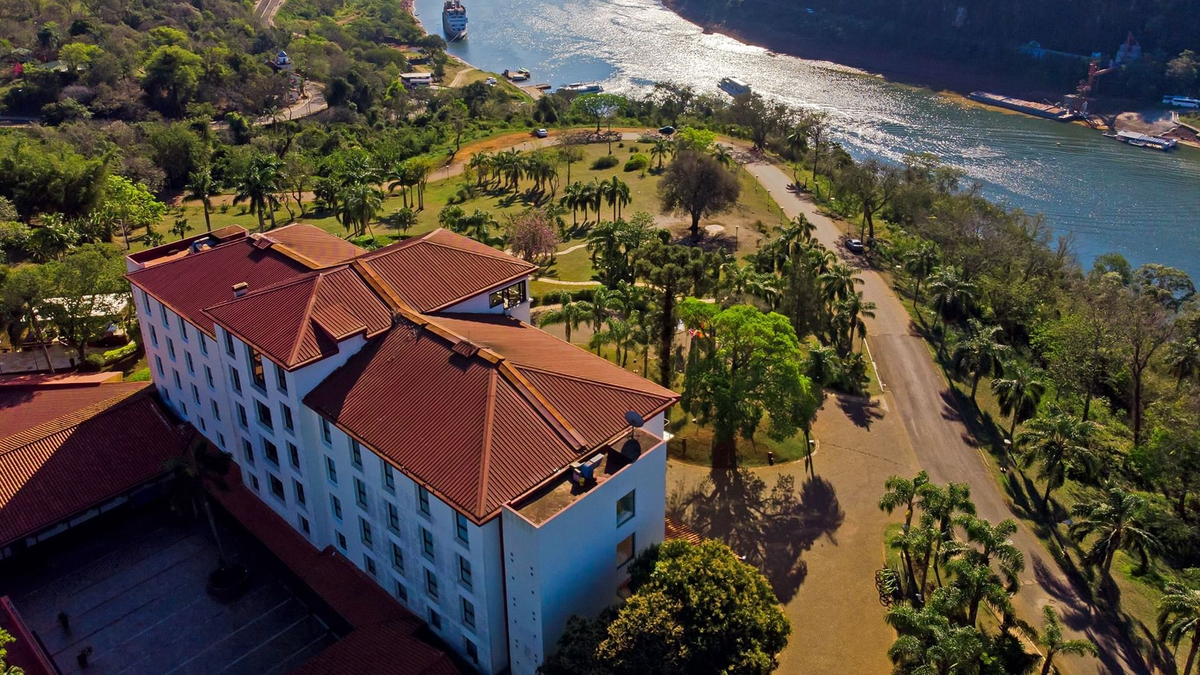 Iguazú ofrece dos imperdibles hoteles para disfrutar en el fin de semana largo.