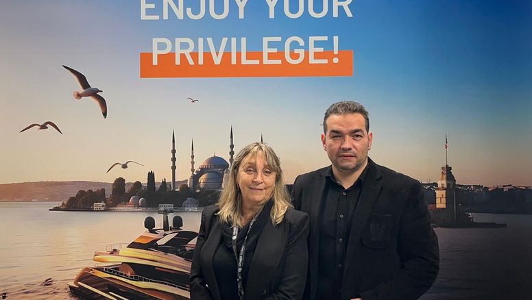 Elena Levy, Regional Sales manager para Sudamérica, y Ülkem Zeybek, assistant General manager de Exodus Turkey.