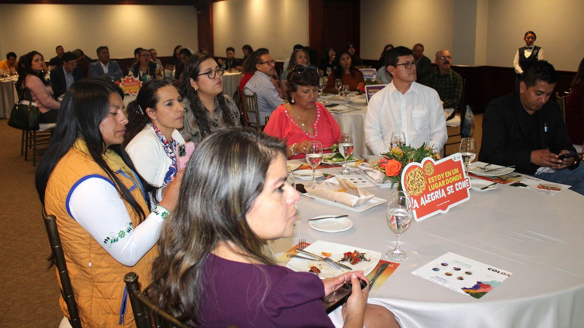 Corpoturismo Cartagena de Indias brindando una capacitación en el Ladevi Workshop de Quito.