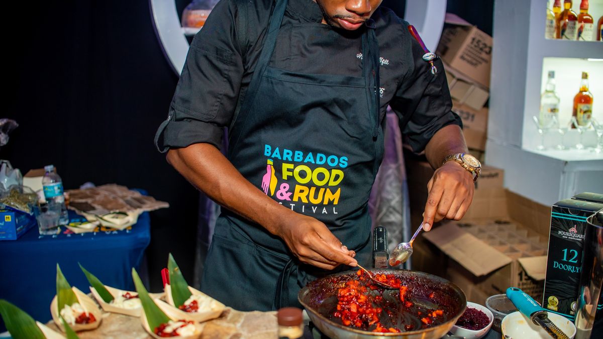 Los paquetes en Barbados para la temporada de verano combinan alojamiento, actividades, gastronomía, tours, transporte y eventos emblemáticos en itinerarios integrales.