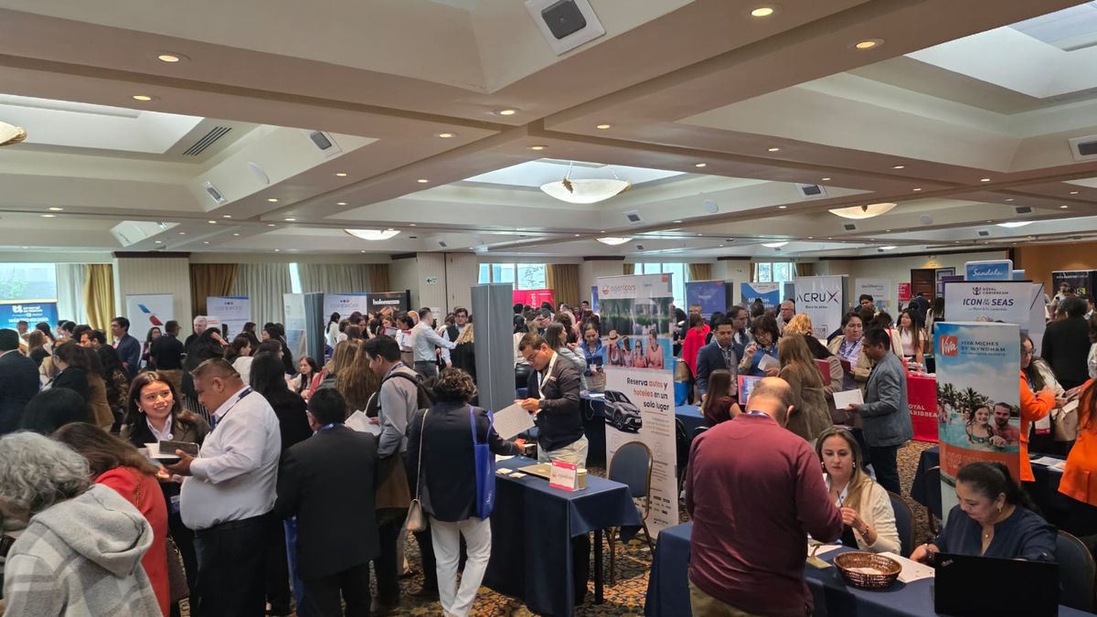 Tiempo de networking en la Convención Grupo GEA Perú 2026.