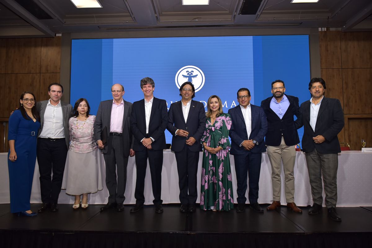 Profesores del primer Programa de Formación Gerencial de GHL Hoteles.