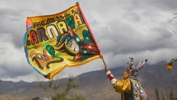 Carnaval en Jujuy: conocé qué es el desentierro del diablo en los populares festejos de la Quebrada de Humahuaca.