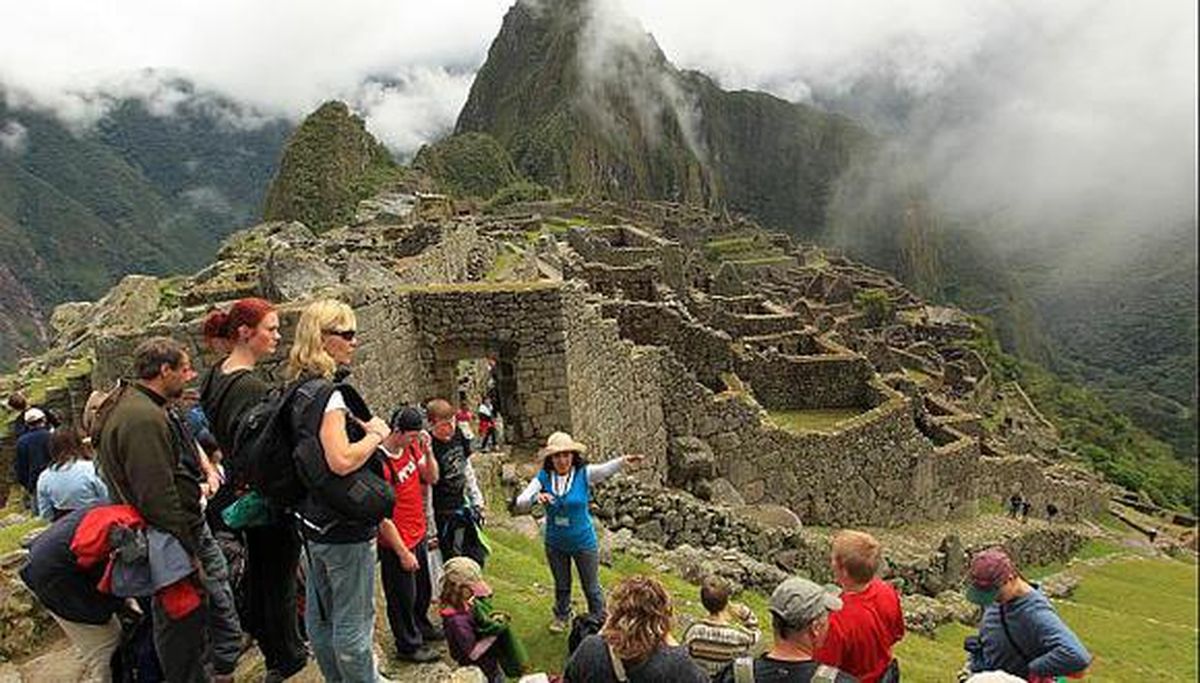 Según el Mincetur, la llegada de turistas internacionales creció un 52.8% entre enero y mayo. - Ladevi Medios y Soluciones Según el Mincetur, la llegada de turistas internacionales creció un 52.8% entre enero y mayo.