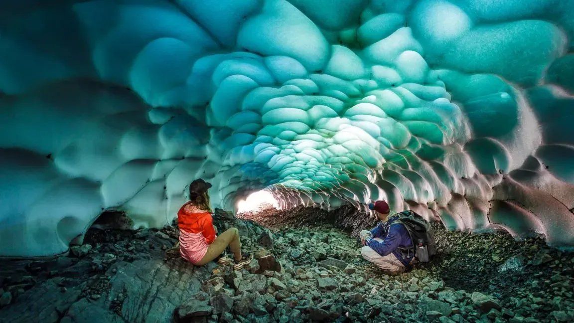 Los Túneles de Hielo solo pueden visitarse en el verano. Los Túneles de Hielo solo pueden visitarse en el verano.