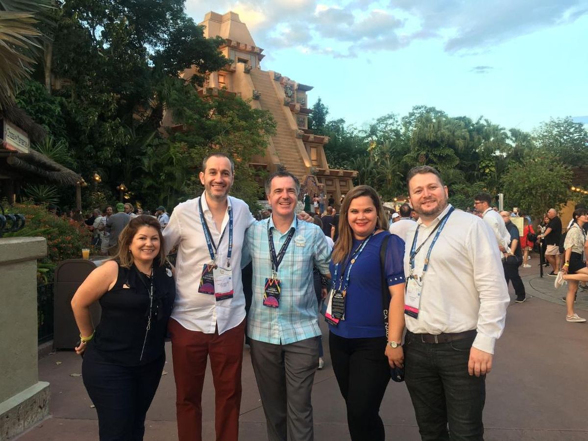 Equipo de Price Travel Holding con representantes de Disney Destinations.