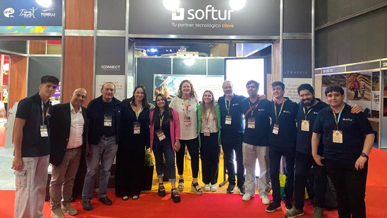 El equipo de Softur durante la última edición de FIT.
