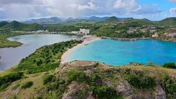 Blue Diamond Resorts anuncia la apertura del Royalton CHIC Antigua para fines de 2023 en la idílica playa de Dickenson Bay, Antigua.