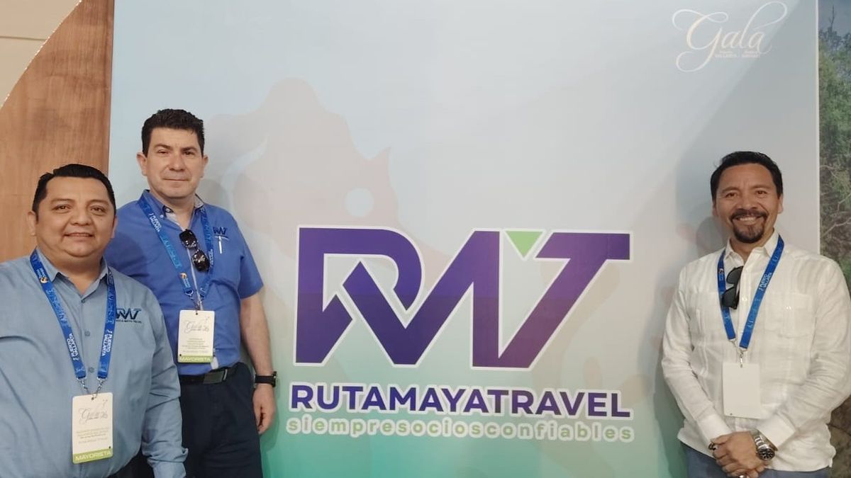 Emannuel Bojorquez, gerente de Producción de Ruta Maya Travel; Enrique Hernández, director comercial para México y Estados Unidos; y Daniel Ruiz, director general durante Gala Puerto Vallarta-Riviera Nayarit.