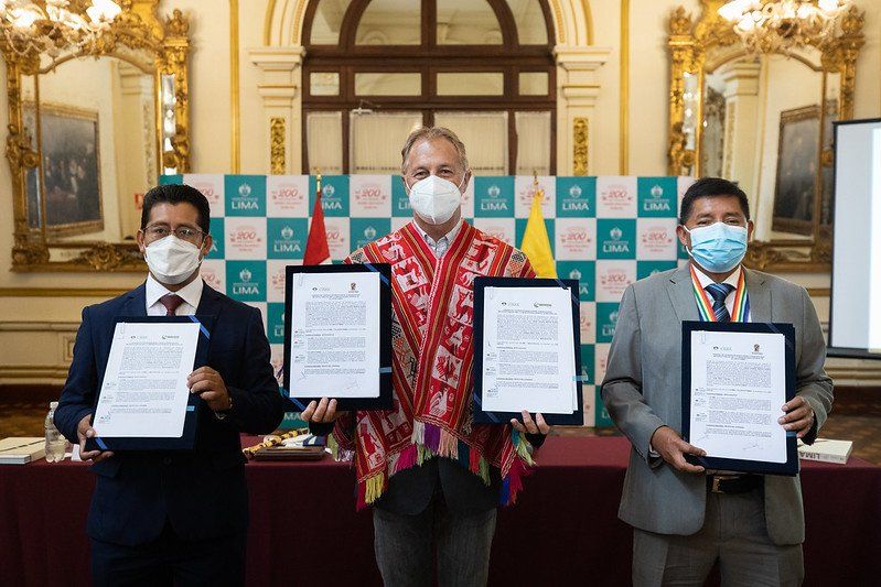 El acuerdo firmado por los alcaldes de Lima, Machu Picchu y Ollantaytambo tendrá una vigencia de 3 años y busca la promoción de atractivos turísticos. - Ladevi Medios y Soluciones El acuerdo firmado por los alcaldes de Lima, Machu Picchu y Ollantaytambo tendrá una vigencia de 3 años y busca la promoción de atractivos turísticos.