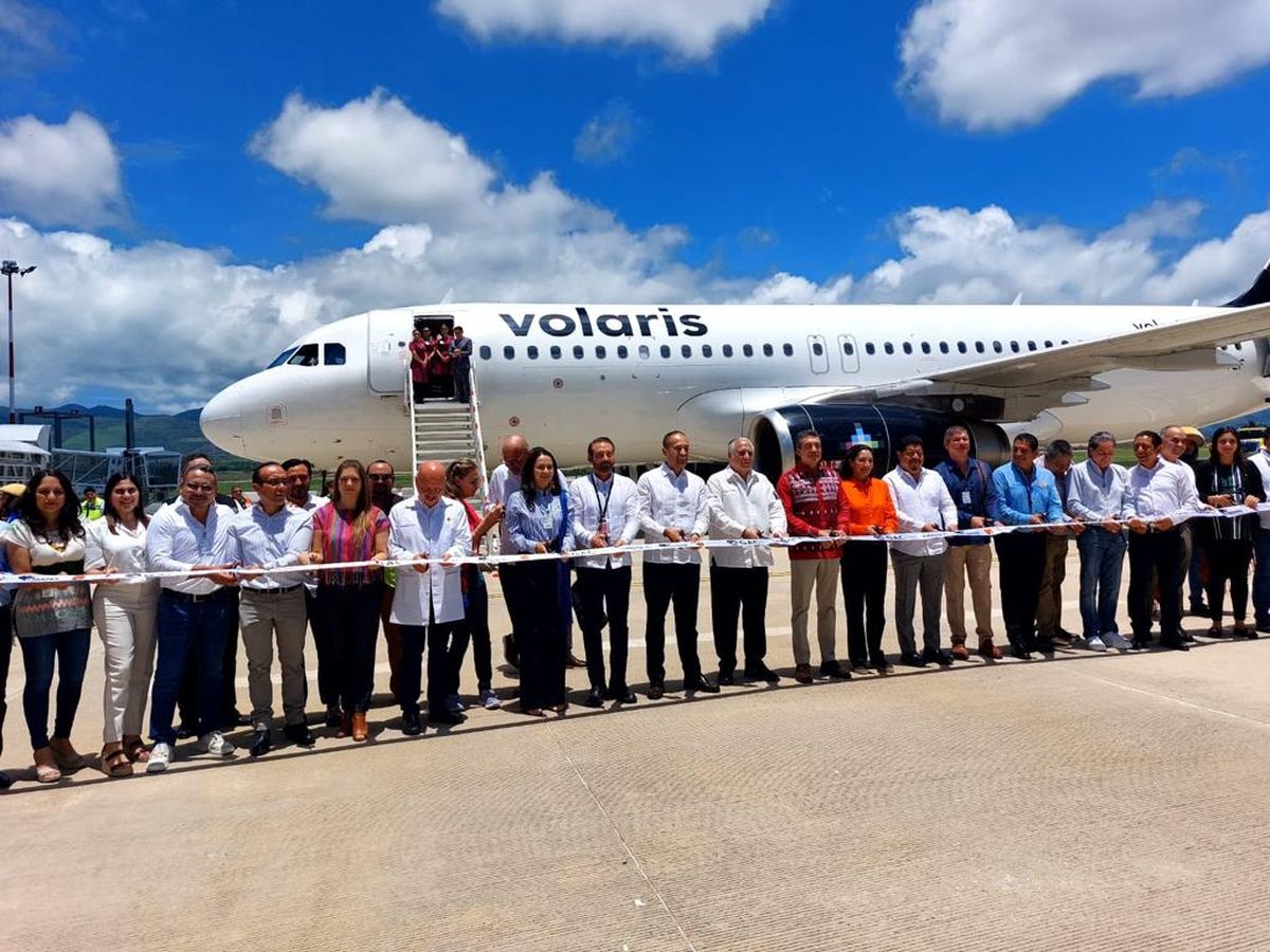 El secretario de Turismo y el gobernador de Chiapas encabezaron el corte del listón de la nueva ruta León-Tuxtla Gutiérrez, de Volaris.