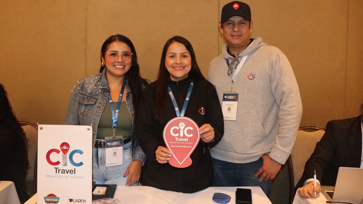 Equipo de CIC Travel en el marco de Ladevi Workshop en Bogotá.