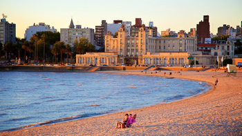 Montevideo combina historia, costa y bodegas de primer nivel en una experiencia enoturística imperdible en Uruguay.