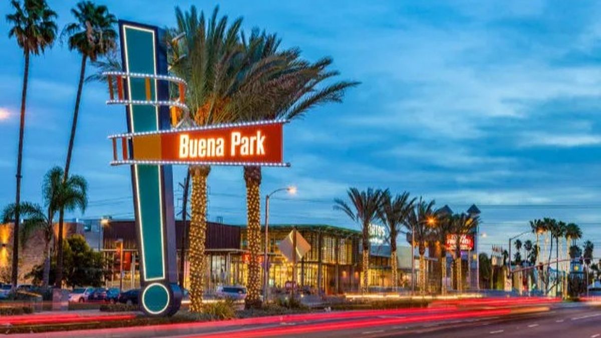 Buena Park es una ciudad en California a 32 kilómetros de Los Ángeles.