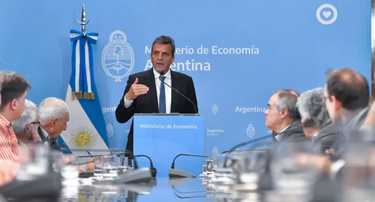 El ministro de Economía, Sergio Massa, anunció beneficios fiscales, y líneas de crédito para las pymes y agencias de viajes.